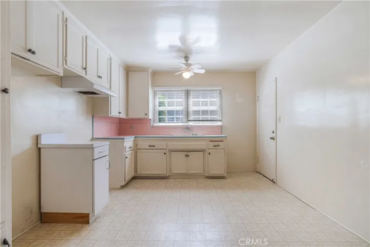 14748 Magnolia, Sherman Oaks, California 91403