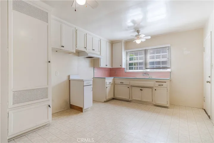 14748 Magnolia, Sherman Oaks, California 91403