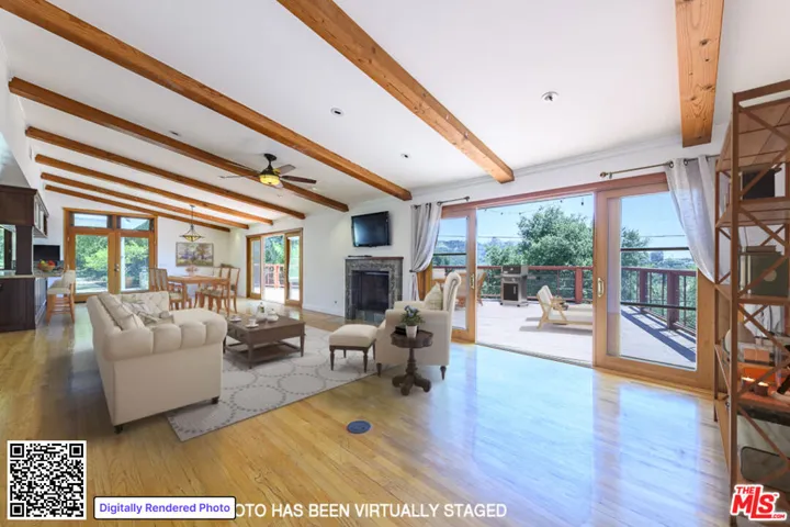Great Room (virtually staged)