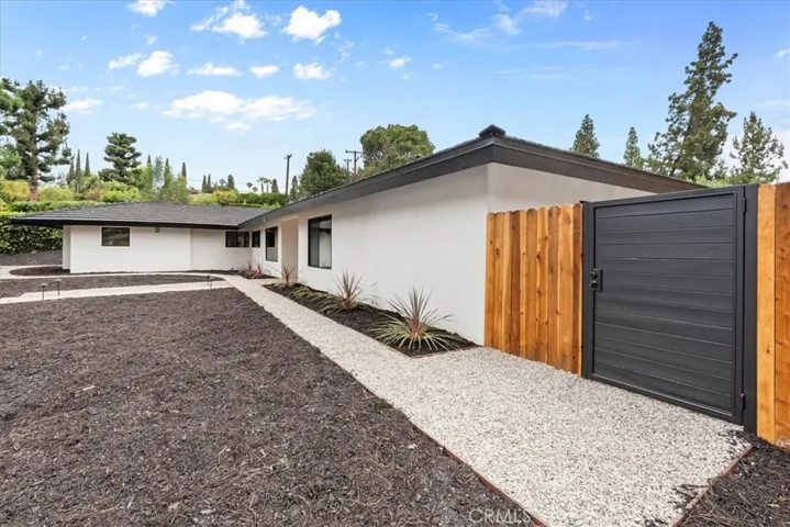 2000 Redondo, Fullerton, California 92835