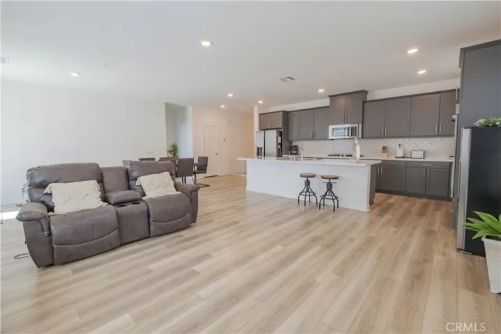 4953 Boston Ivy St, Fontana, California 92336