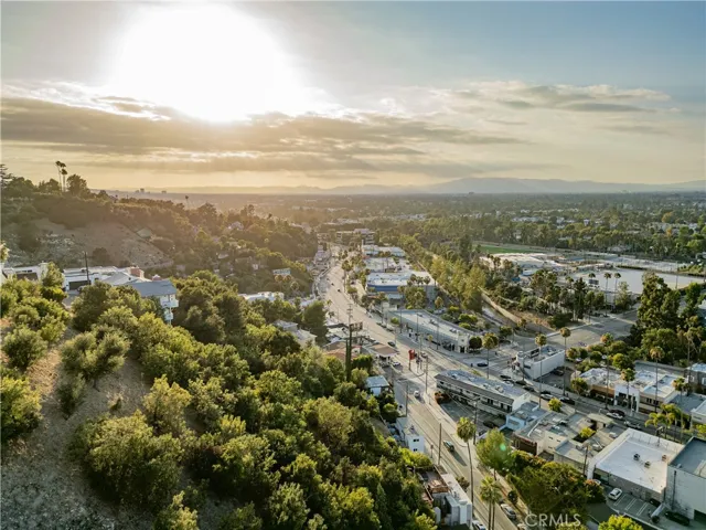 12448 Laurel Terrace Drive, Studio City, California 91604