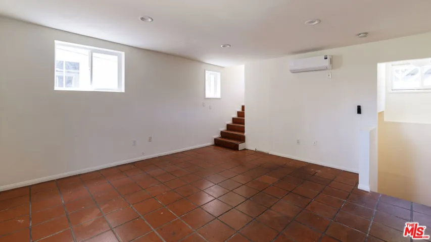 2120 N Cahuenga Boulevard, Los Angeles, California 90068