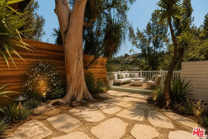 2120 N Cahuenga Boulevard, Los Angeles, California 90068