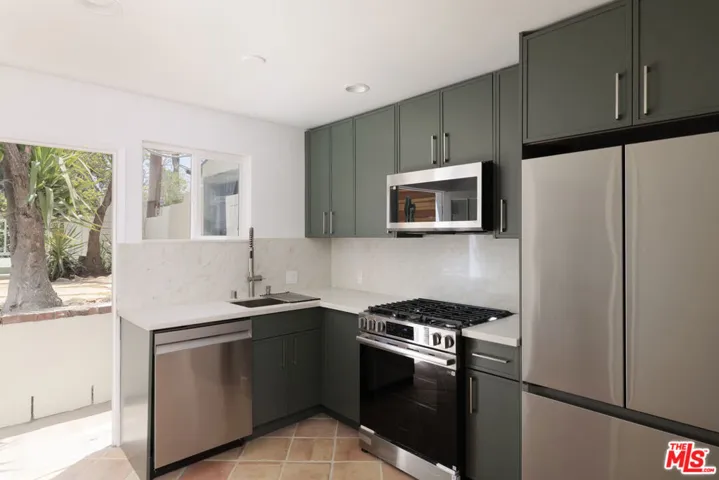 2120 N Cahuenga Boulevard, Los Angeles, California 90068