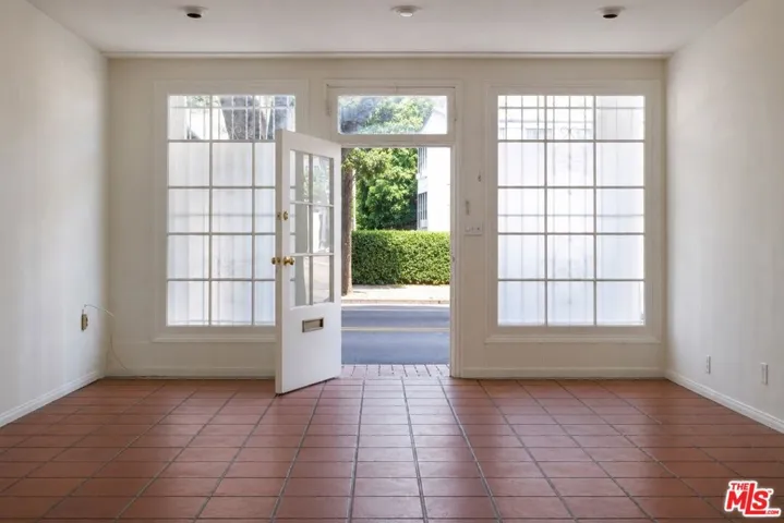 2120 N Cahuenga Boulevard, Los Angeles, California 90068