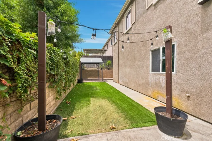 13471 Sunny Palms Ln, Sylmar, California 91342