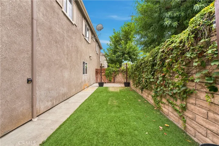 13471 Sunny Palms Ln, Sylmar, California 91342