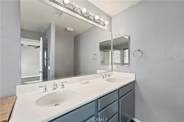 13471 Sunny Palms Ln, Sylmar, California 91342