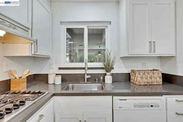 997 Ilima Way, Palo Alto, California 94306-2618