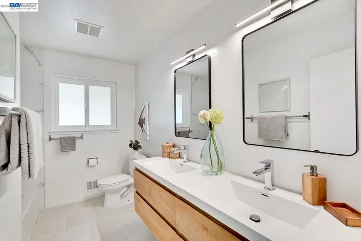 997 Ilima Way, Palo Alto, California 94306-2618