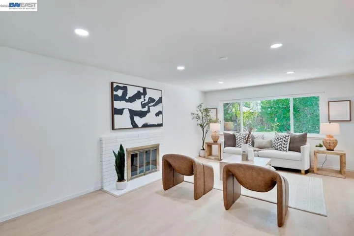 997 Ilima Way, Palo Alto, California 94306-2618