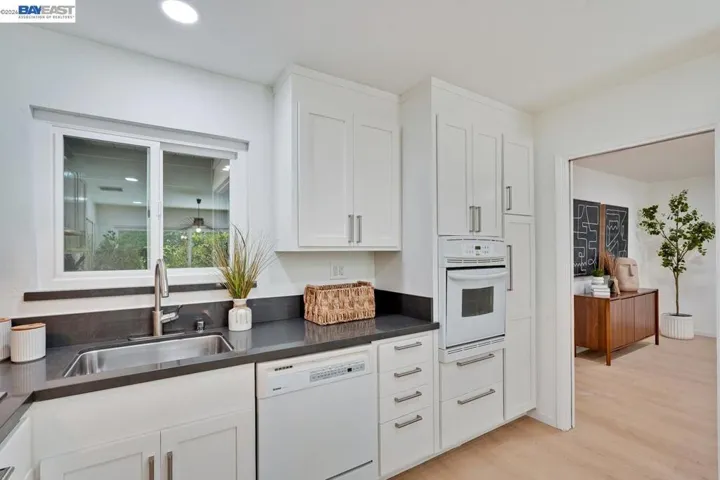 997 Ilima Way, Palo Alto, California 94306-2618