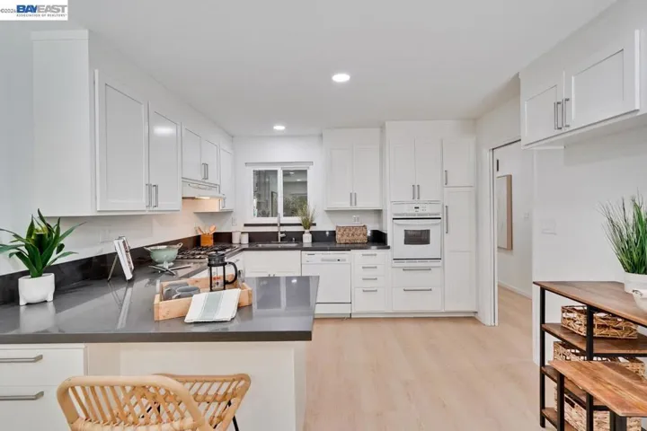 997 Ilima Way, Palo Alto, California 94306-2618
