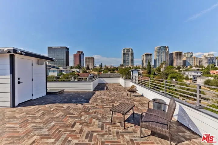 Rooftop deck view
