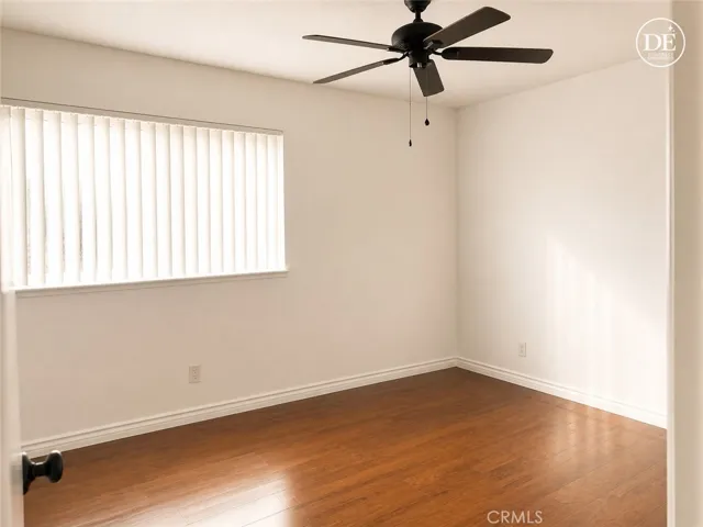 Second bedroom with mirrored closet