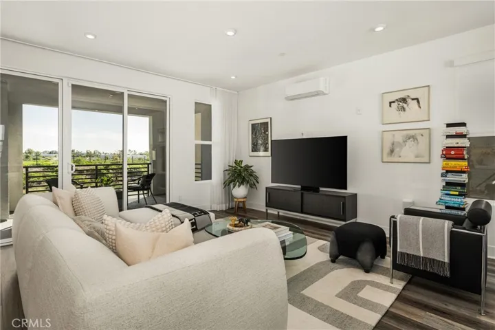 201 Lynx, Irvine, California 92618