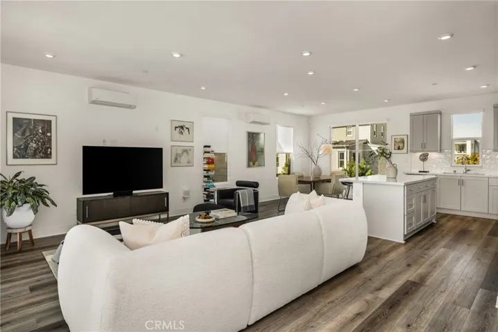 201 Lynx, Irvine, California 92618