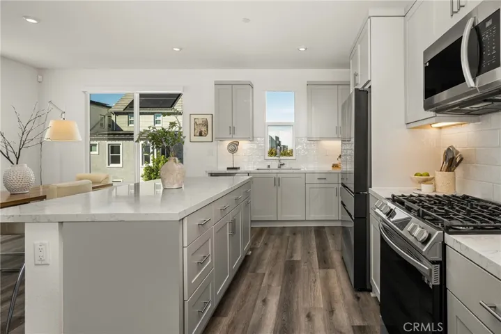 201 Lynx, Irvine, California 92618