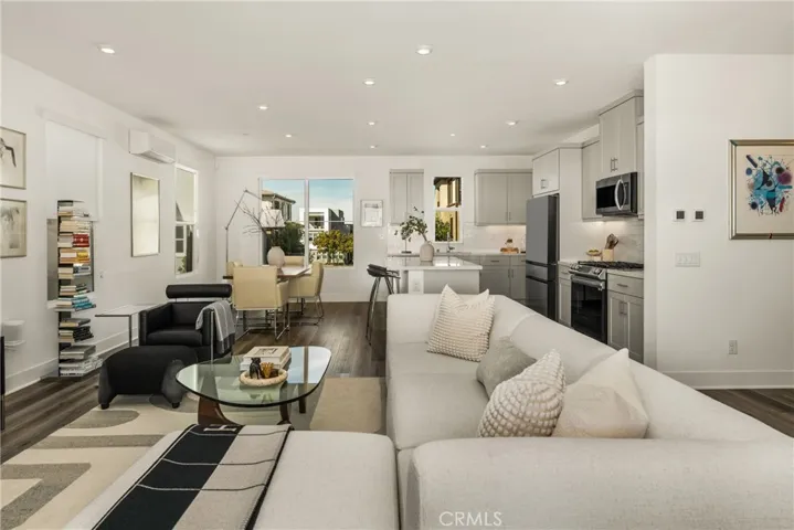 201 Lynx, Irvine, California 92618