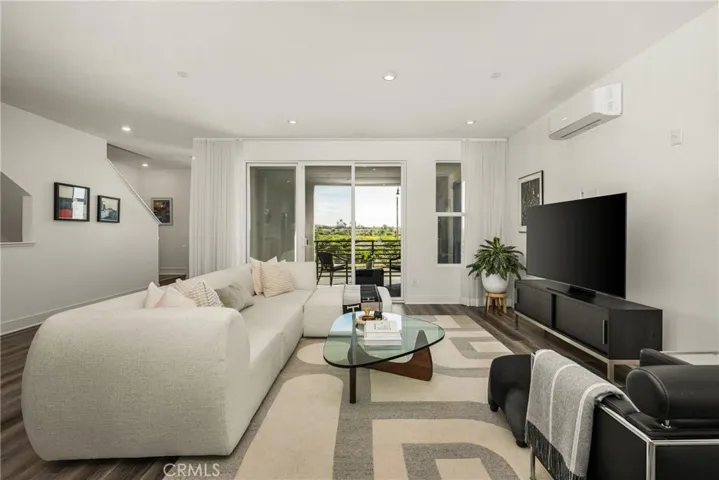 201 Lynx, Irvine, California 92618