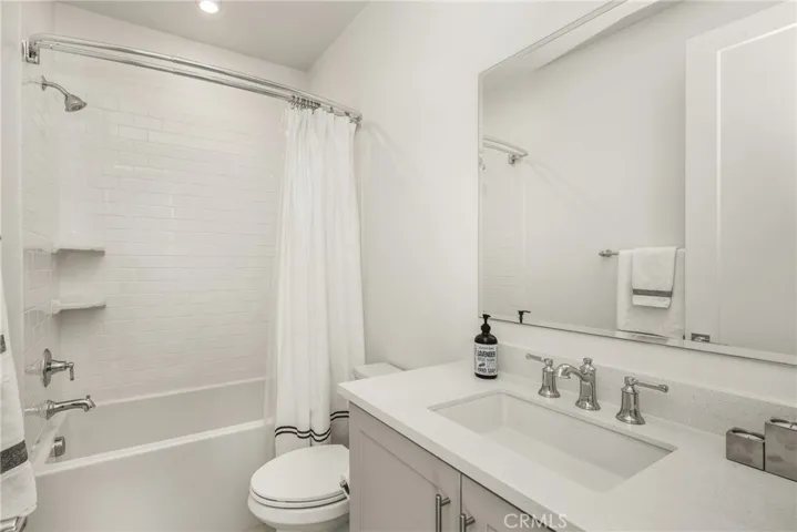 201 Lynx, Irvine, California 92618