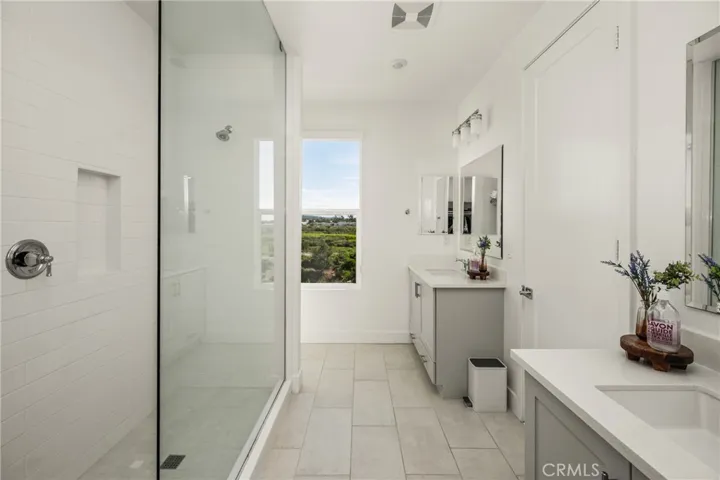 201 Lynx, Irvine, California 92618