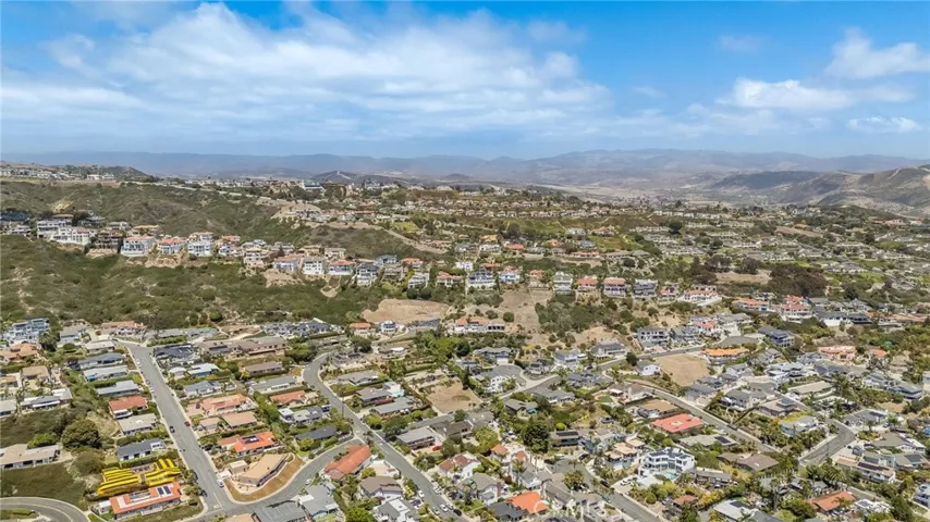 2002 Entrada Paraiso, San Clemente, California 92672