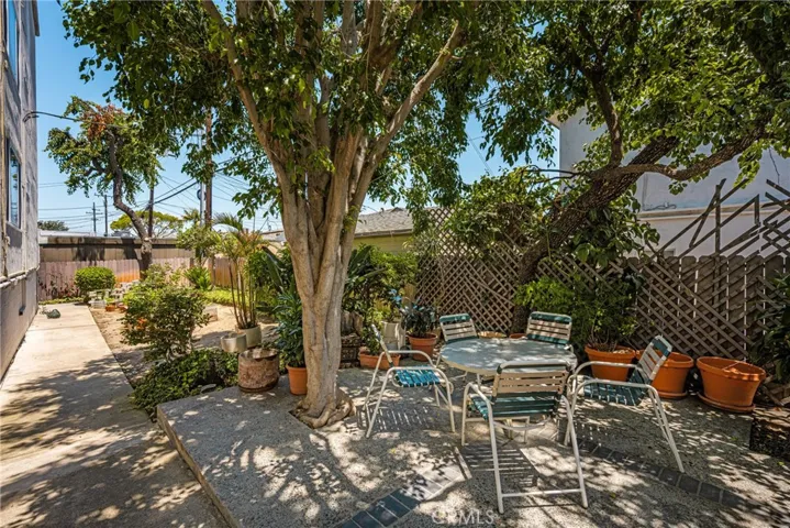 444 Obispo, Long Beach, California 90814