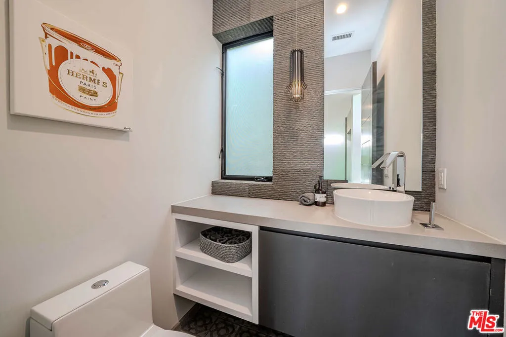 Powder Room