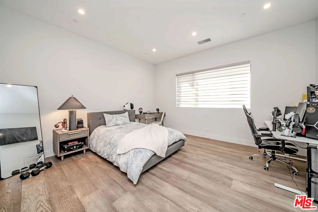 Bed 1
