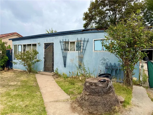 17522 Elaine, Artesia, California 90701