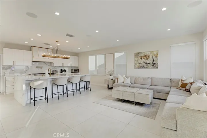 17743 Wren Drive, Canyon Country, California 91387