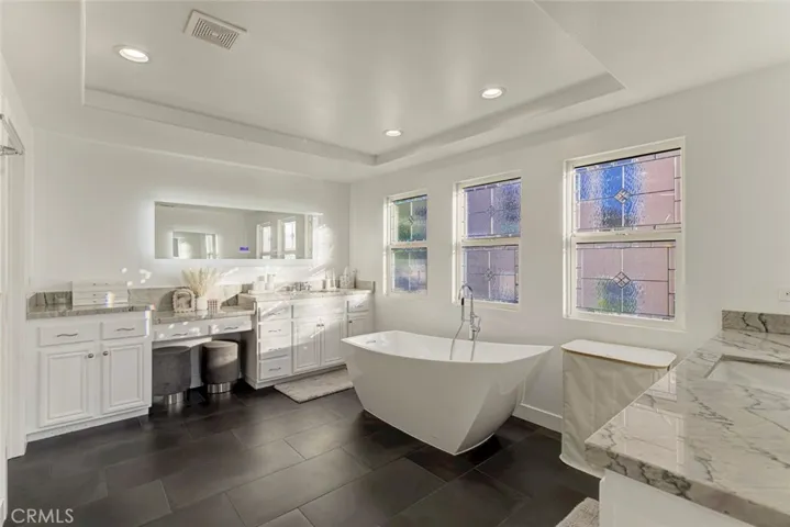 17743 Wren Drive, Canyon Country, California 91387