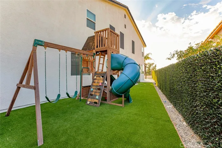 17743 Wren Drive, Canyon Country, California 91387