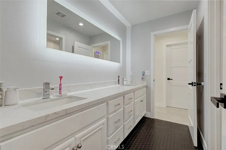 17743 Wren Drive, Canyon Country, California 91387