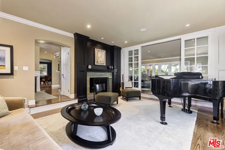 2855 Club Drive, Los Angeles, California 90064