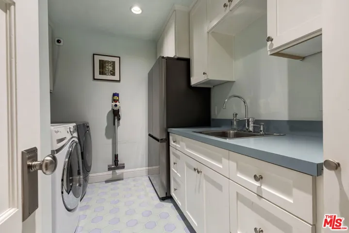 2855 Club Drive, Los Angeles, California 90064