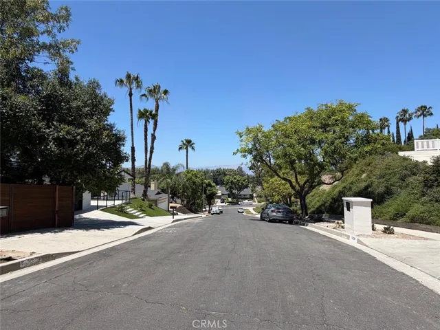 5843 Nevada, Woodland Hills, California 91367