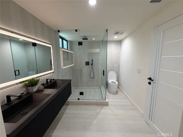 5843 Nevada, Woodland Hills, California 91367