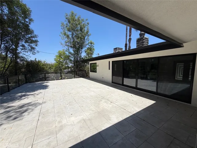 5843 Nevada, Woodland Hills, California 91367