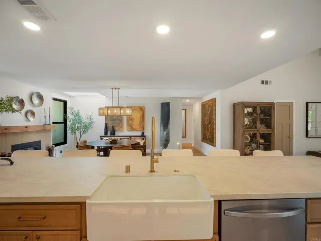 3985 Syme Drive, Carlsbad, California 92008