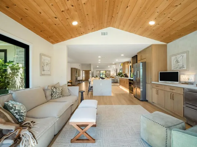 3985 Syme Drive, Carlsbad, California 92008