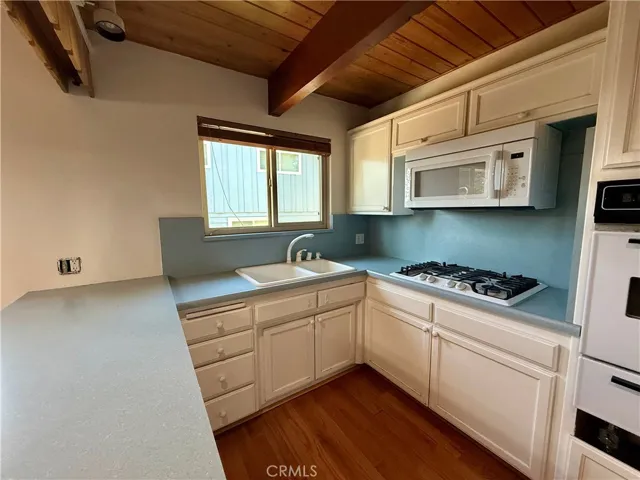 28762 Cedar, Lake Arrowhead, California 92352
