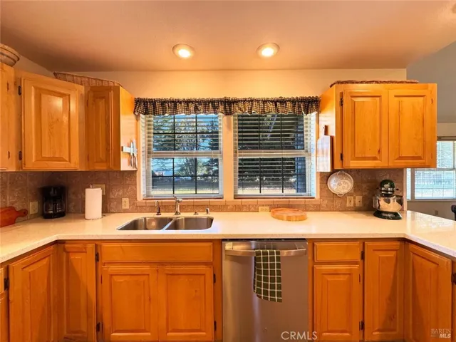 34201 Pacific Reefs Road, Albion, California 95410