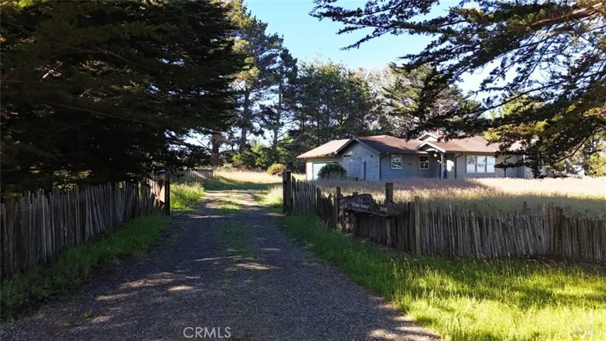 34201 Pacific Reefs Road, Albion, California 95410