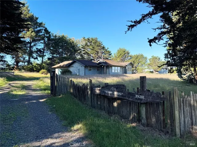 34201 Pacific Reefs Road, Albion, California 95410