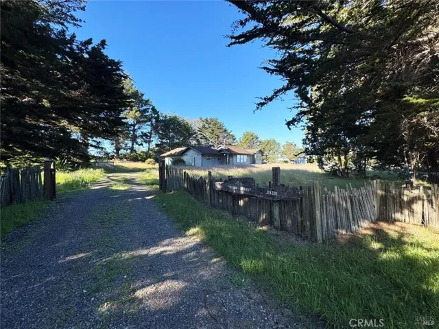34201 Pacific Reefs Road, Albion, California 95410