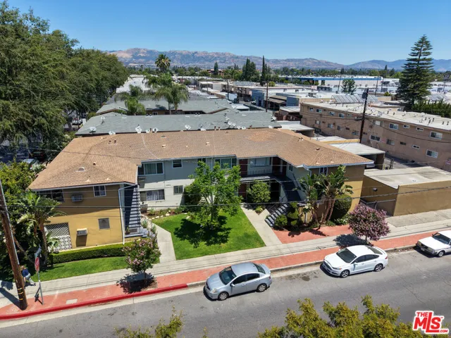 8000 Owensmouth Avenue, Canoga Park, California 91304
