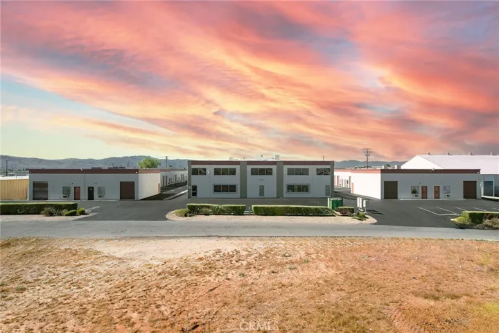 17525 Alder 54, Hesperia, California 92345